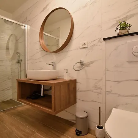 La Perla Aparthotel Bibinje