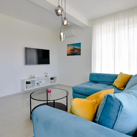 La Perla Aparthotel