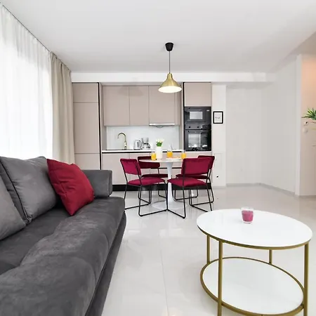 La Perla Aparthotel